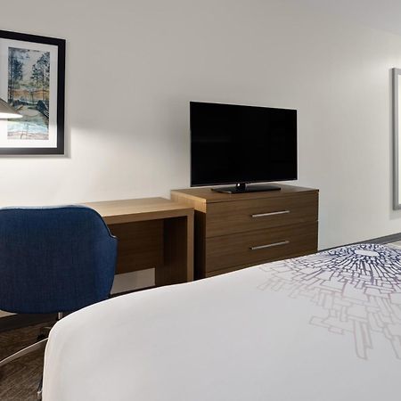 La Quinta Inn & Suites By Wyndham Locust Grove Extérieur photo