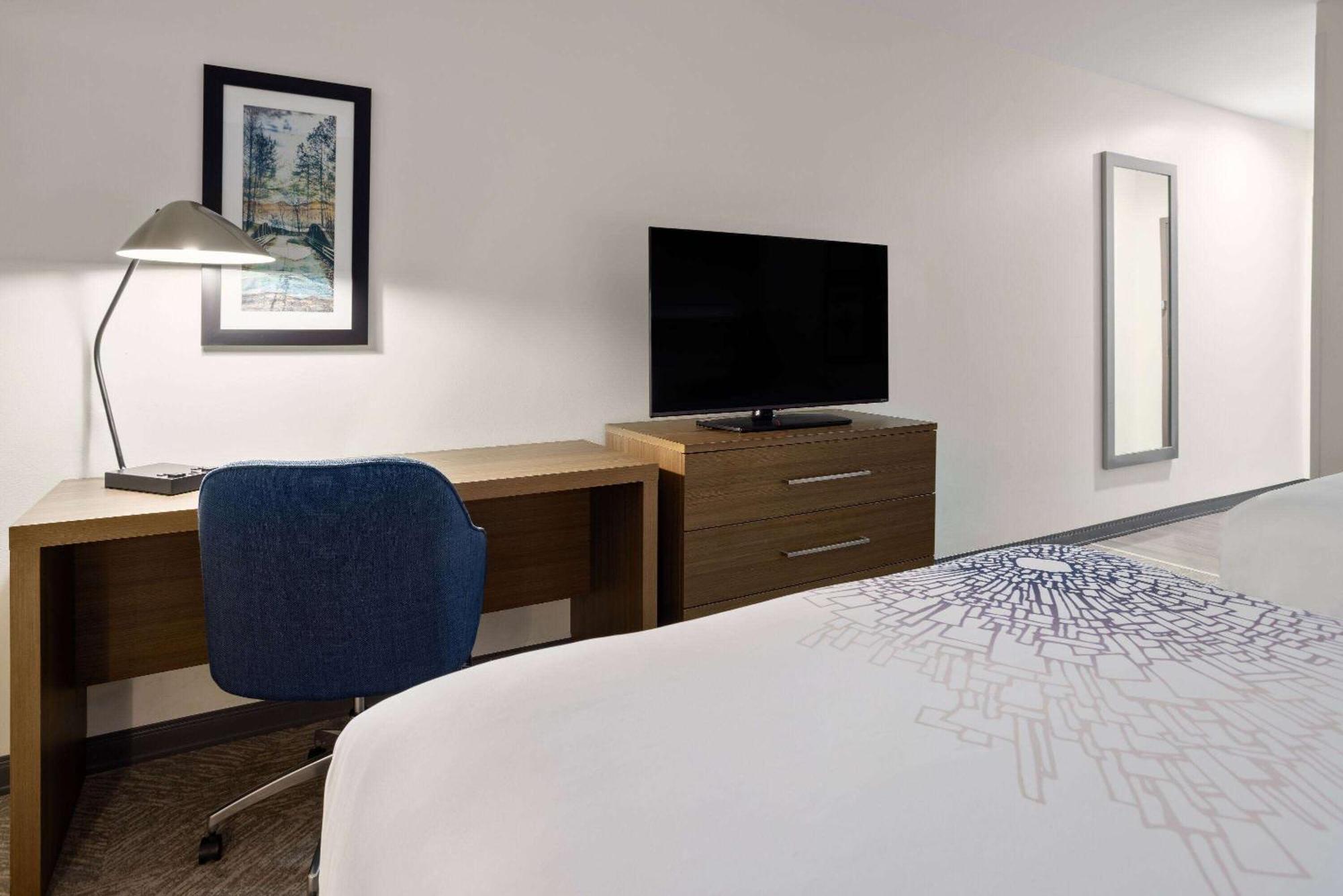 La Quinta Inn & Suites By Wyndham Locust Grove Extérieur photo