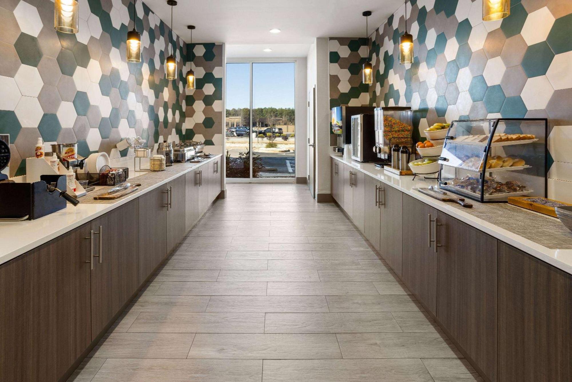 La Quinta Inn & Suites By Wyndham Locust Grove Extérieur photo