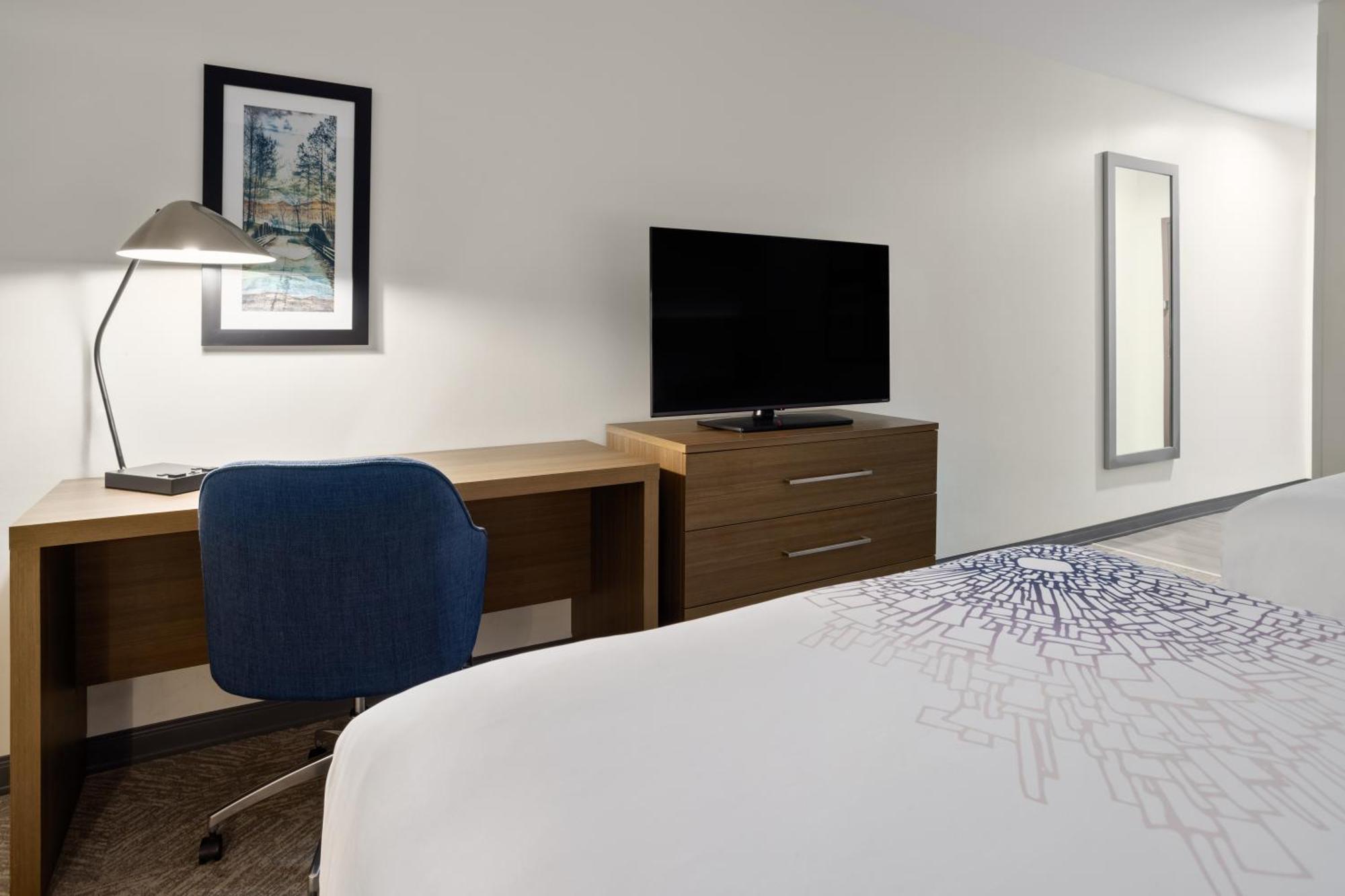 La Quinta Inn & Suites By Wyndham Locust Grove Extérieur photo